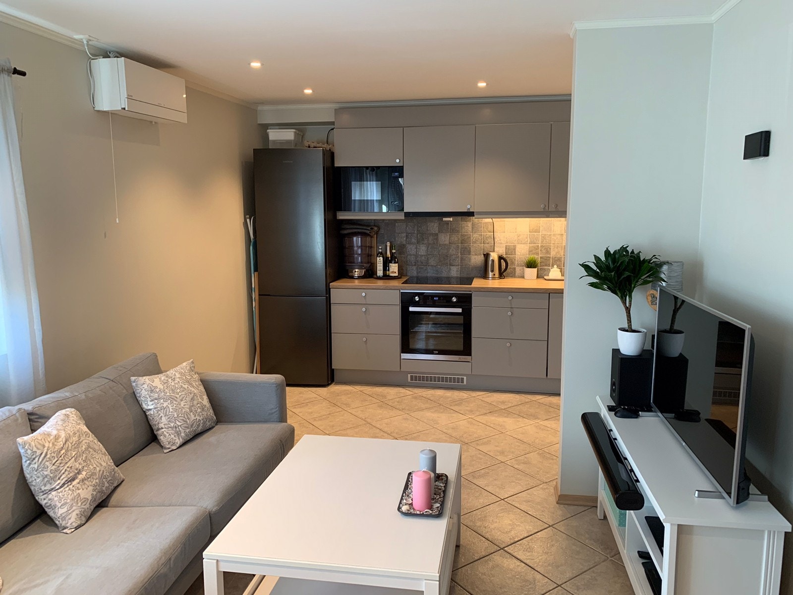 Stue og kjøkken Galleribilde