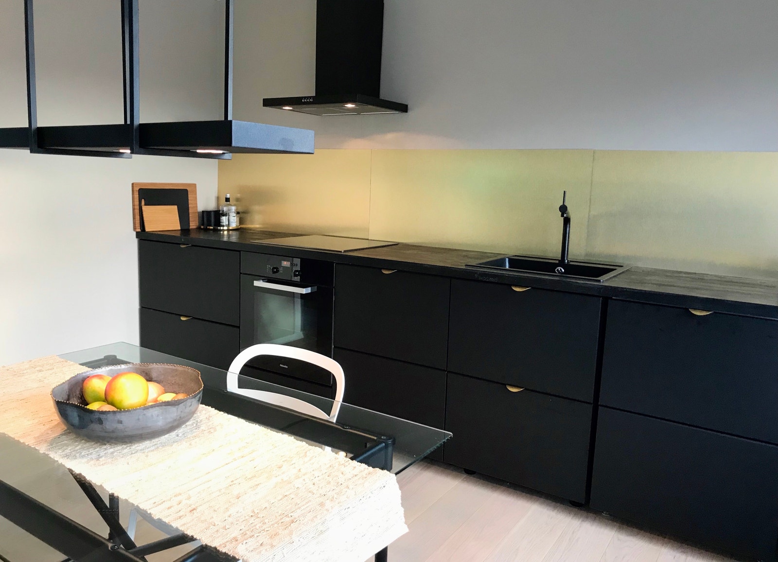 Fullt utrustet kjøkken. Galleribilde