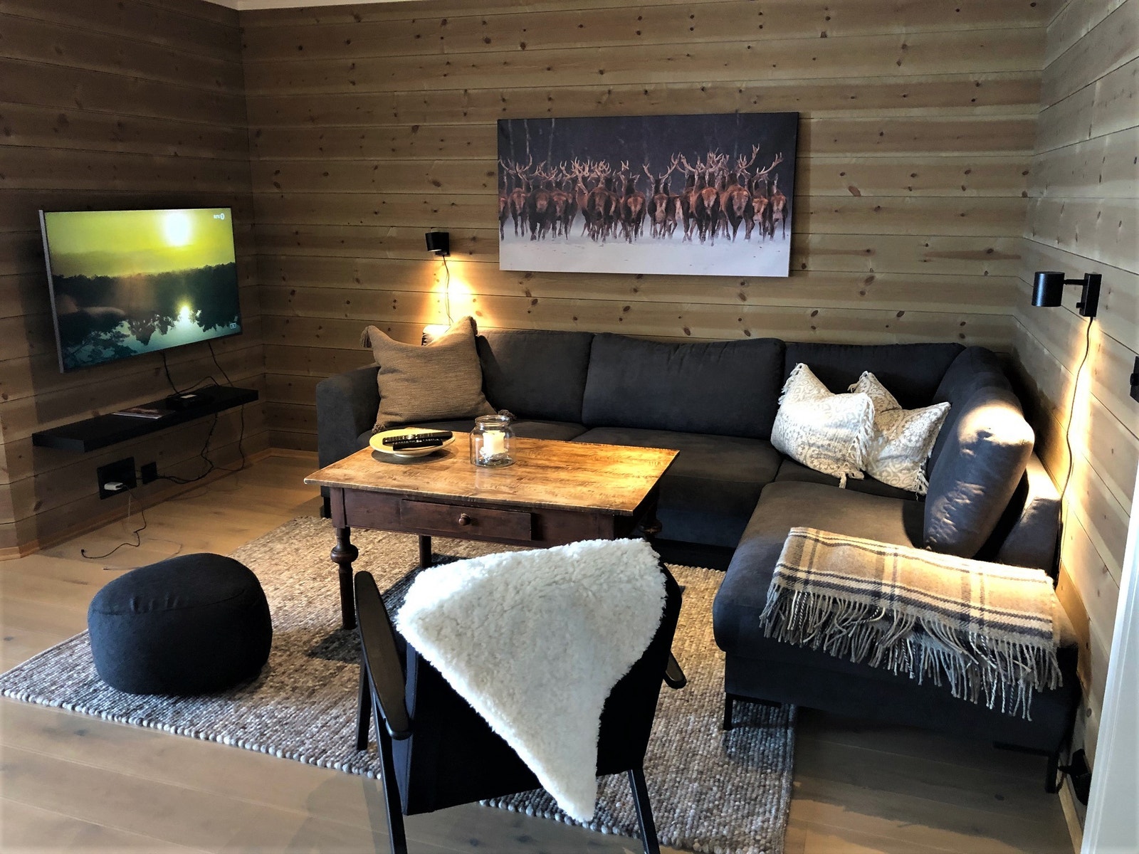 Sittegruppe nr. 2 - 50 tommers TV med Altibox ogstrømmetjenester Galleribilde