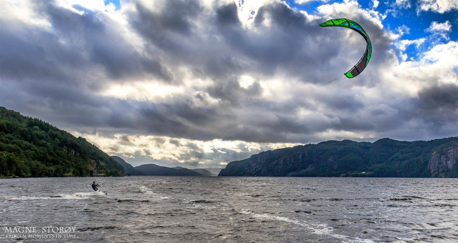 Fler flotte og noen fantastiskeområder froKiting,både mot åpent hav, og inne i fjorden med langrunt for de som er ferske. Kurs muligheter er det også Galleribilde