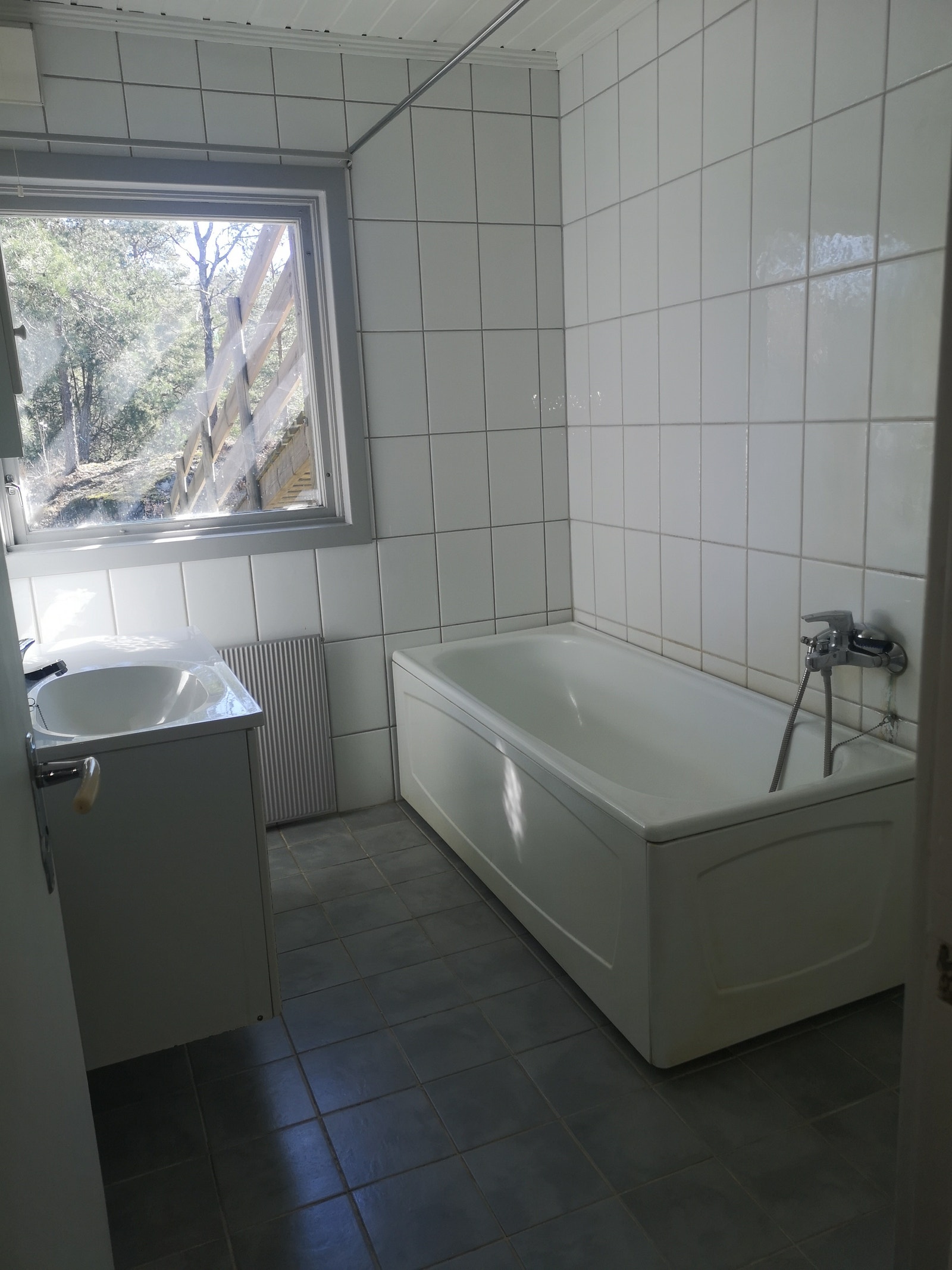Bad m/ badekar og servant Galleribilde
