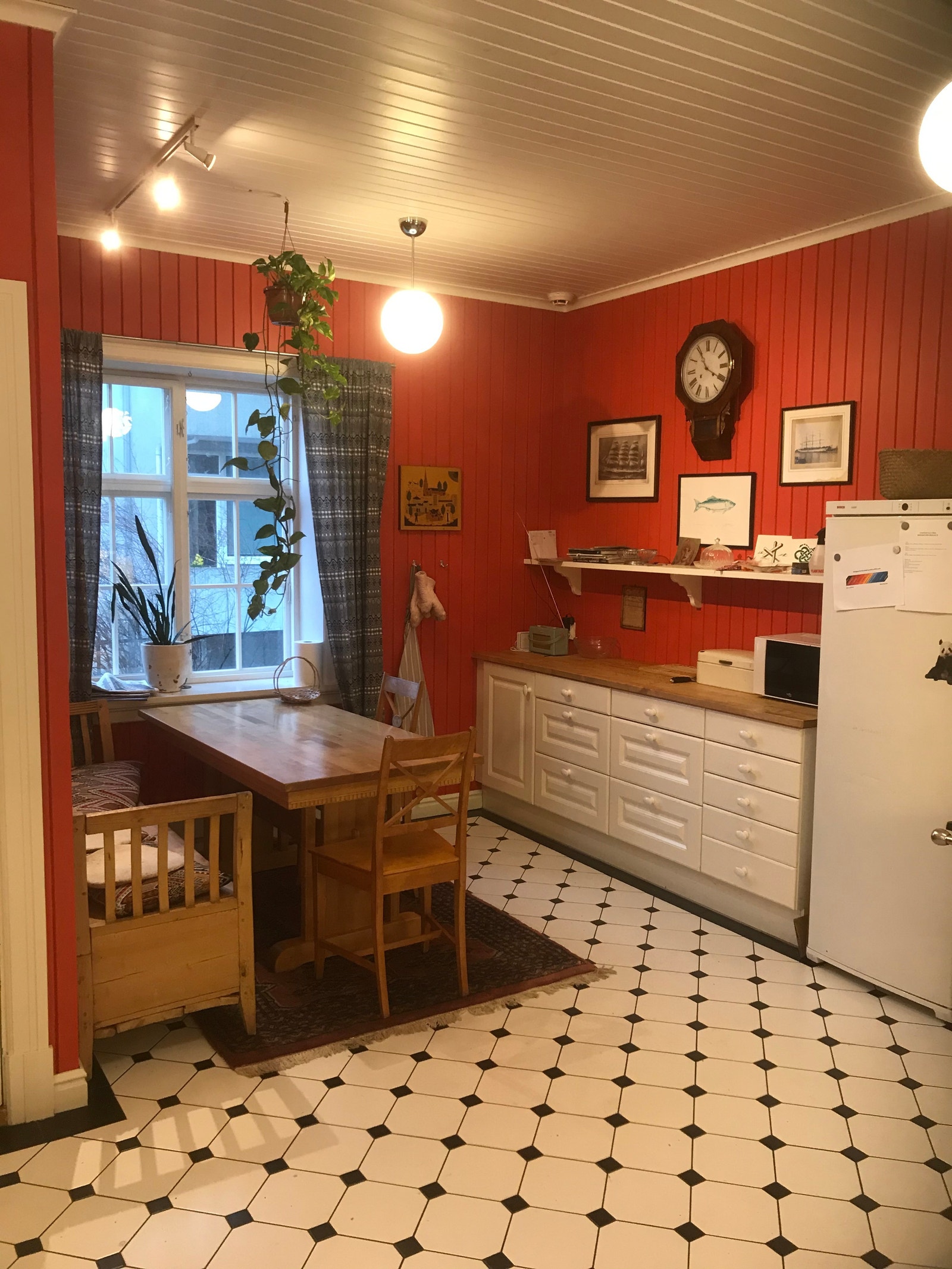 Spisebord kjøkken Galleribilde