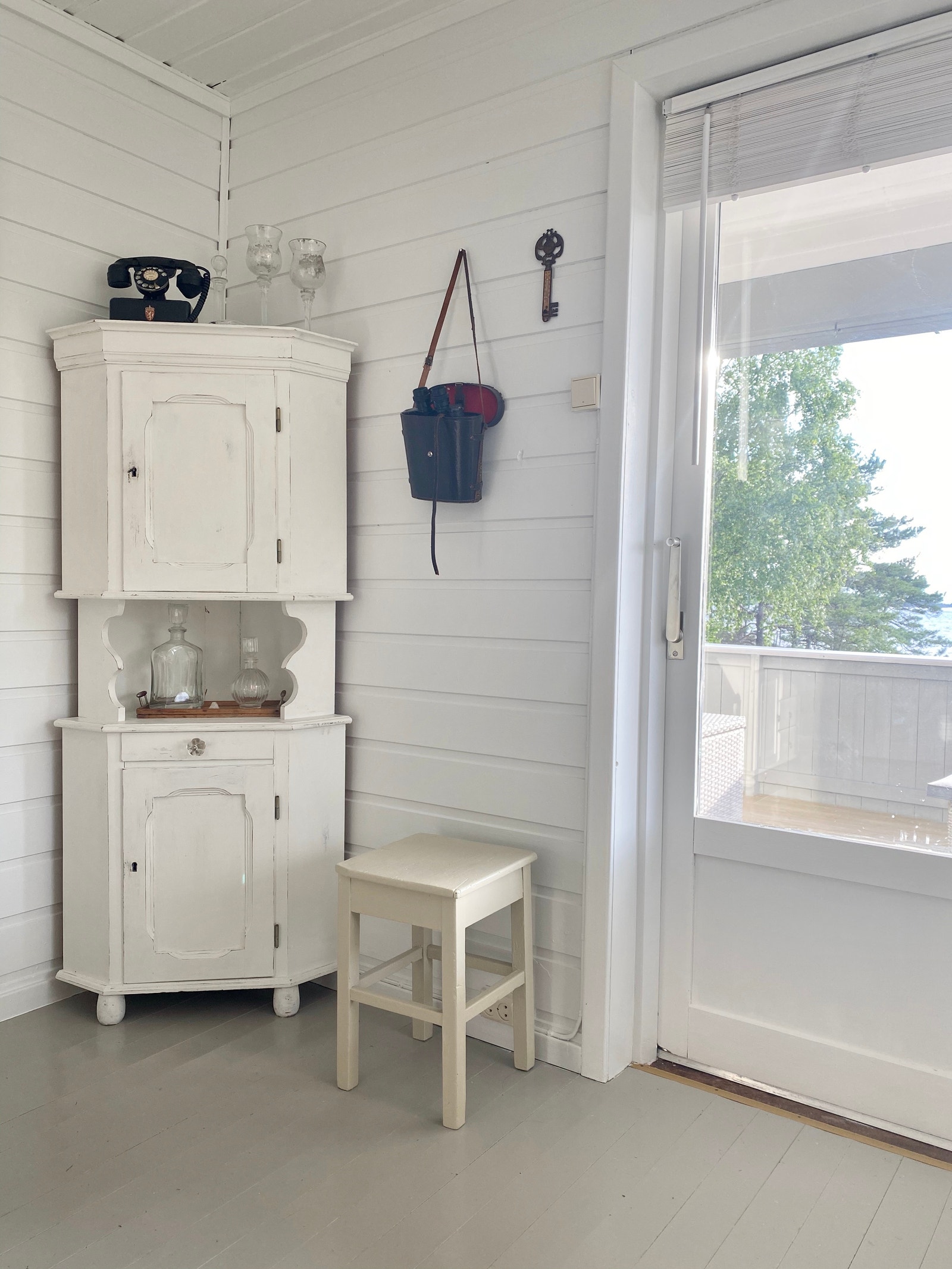 Stue med utgang til veranda Galleribilde