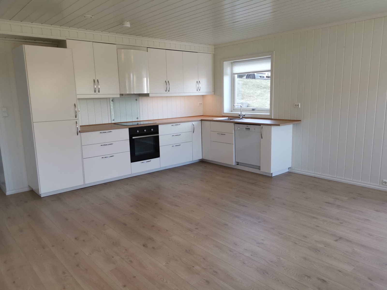 Kjøkken med vindu Galleribilde