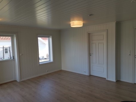 Stue sett fra kjøkken Galleribilde