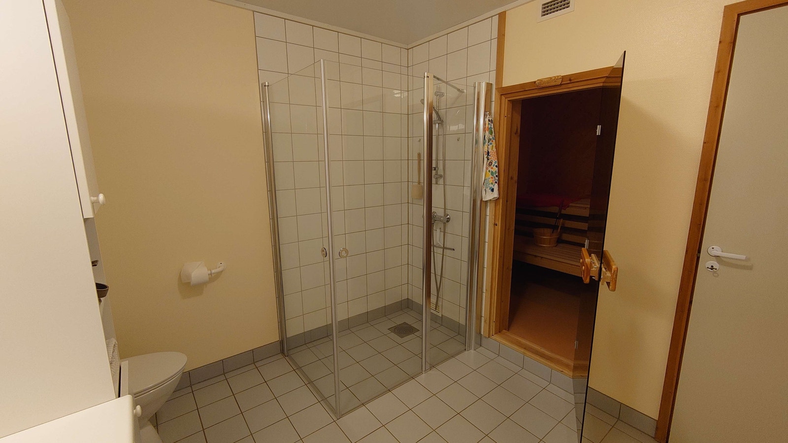 Dusjhjørne og sauna Galleribilde