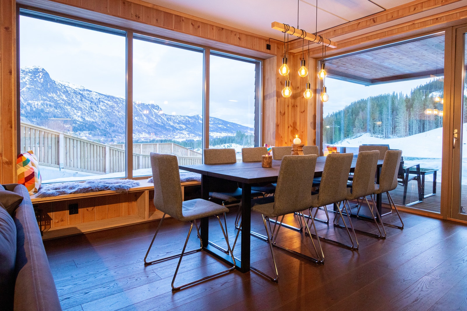 Spisestue med plass til 12 personer Galleribilde