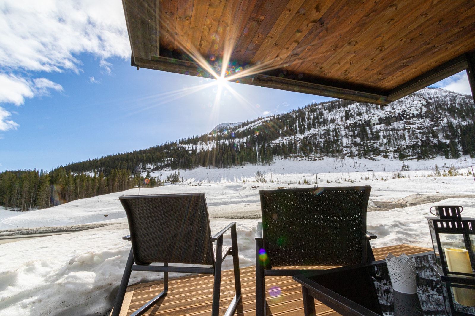 Utsikt til Fyriløpya fra leiligheten. Heis og bakke er 50 meter fra leiligheten Galleribilde