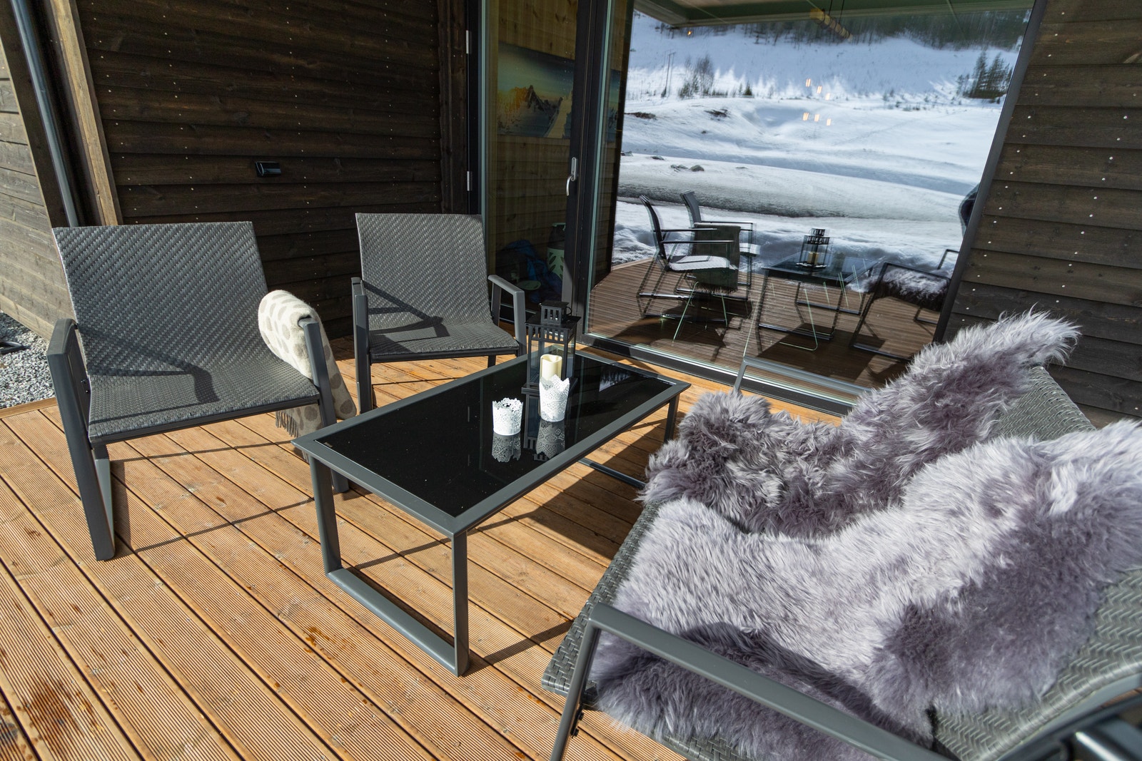 Lun og fin uteplass. Galleribilde