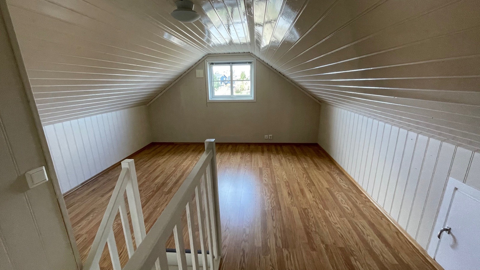 Stor Loftstue (Her uten møbler) Galleribilde