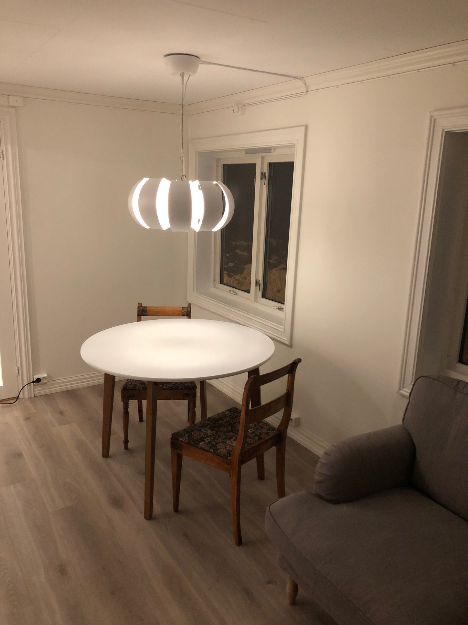 Spisestue (møbler følger ikke med) Galleribilde