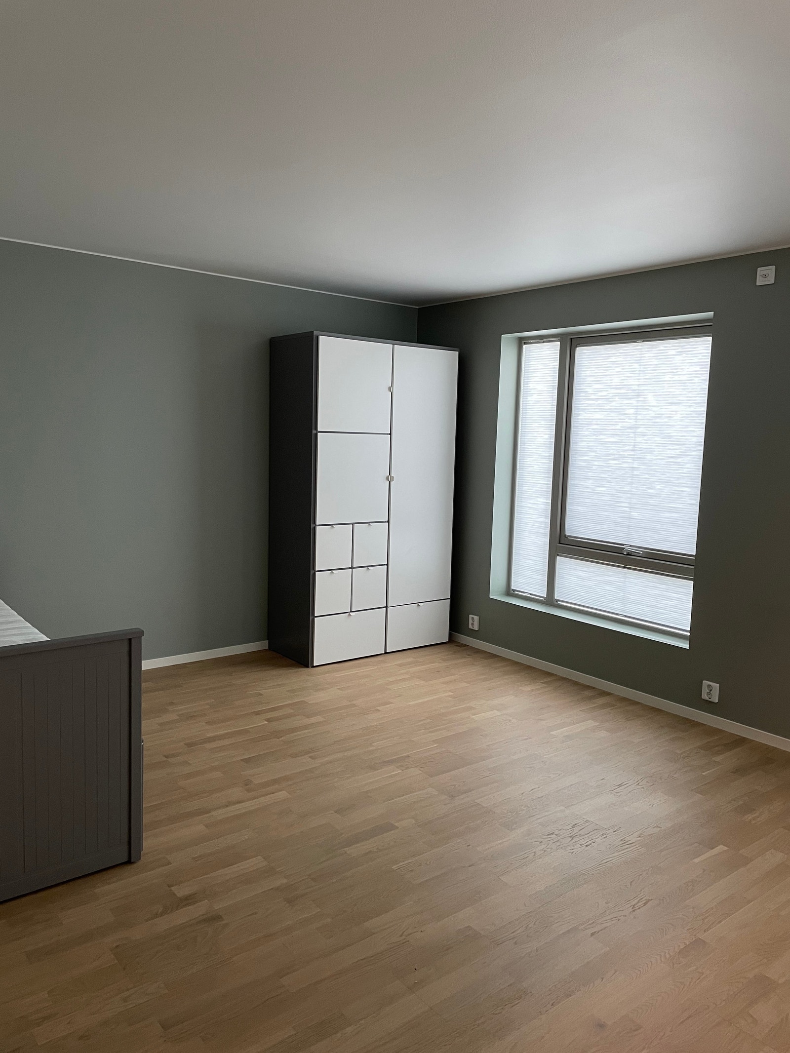 Romslig stue og sovested Galleribilde