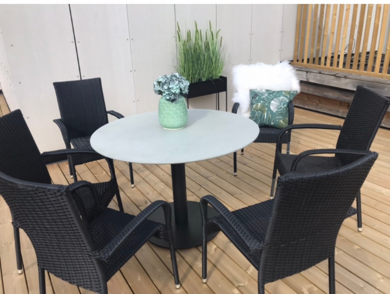 Stor og møblert takterrasse Galleribilde