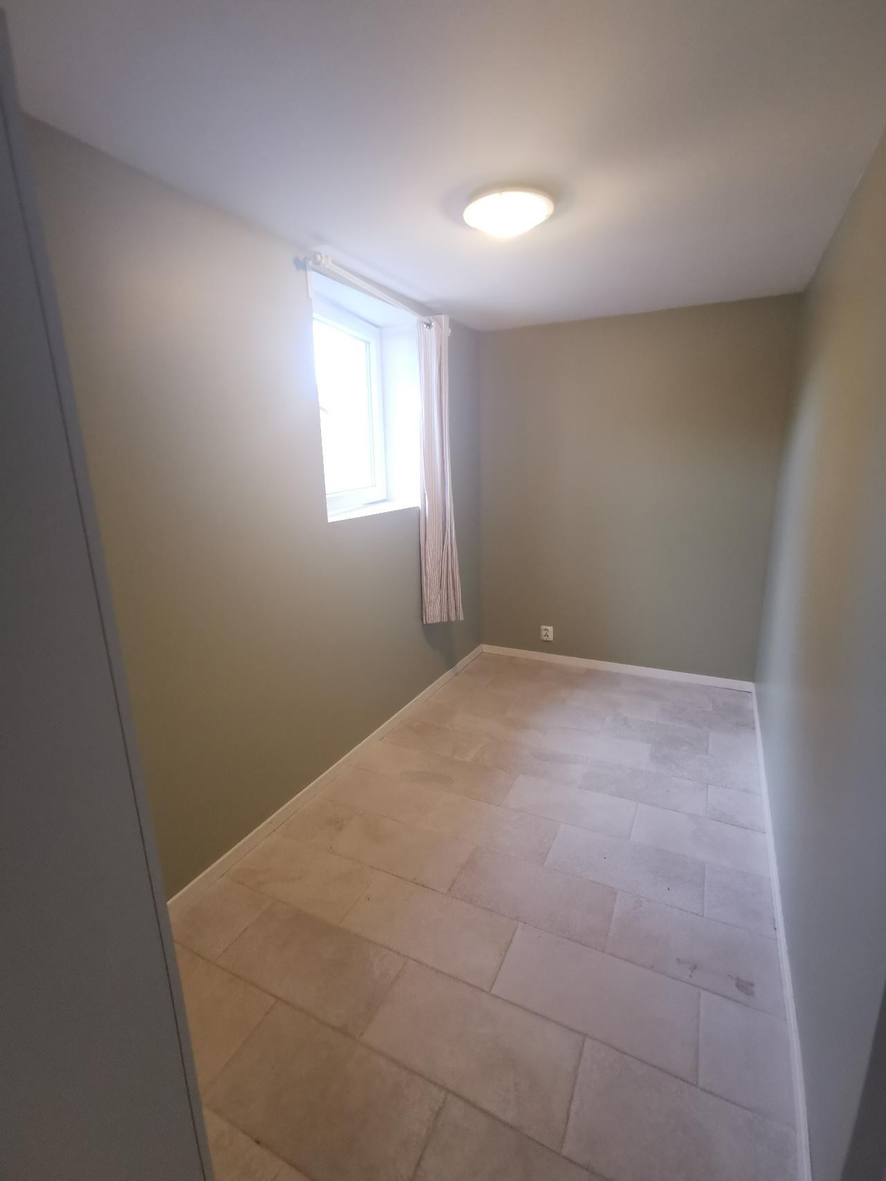 Soverom med skap Galleribilde