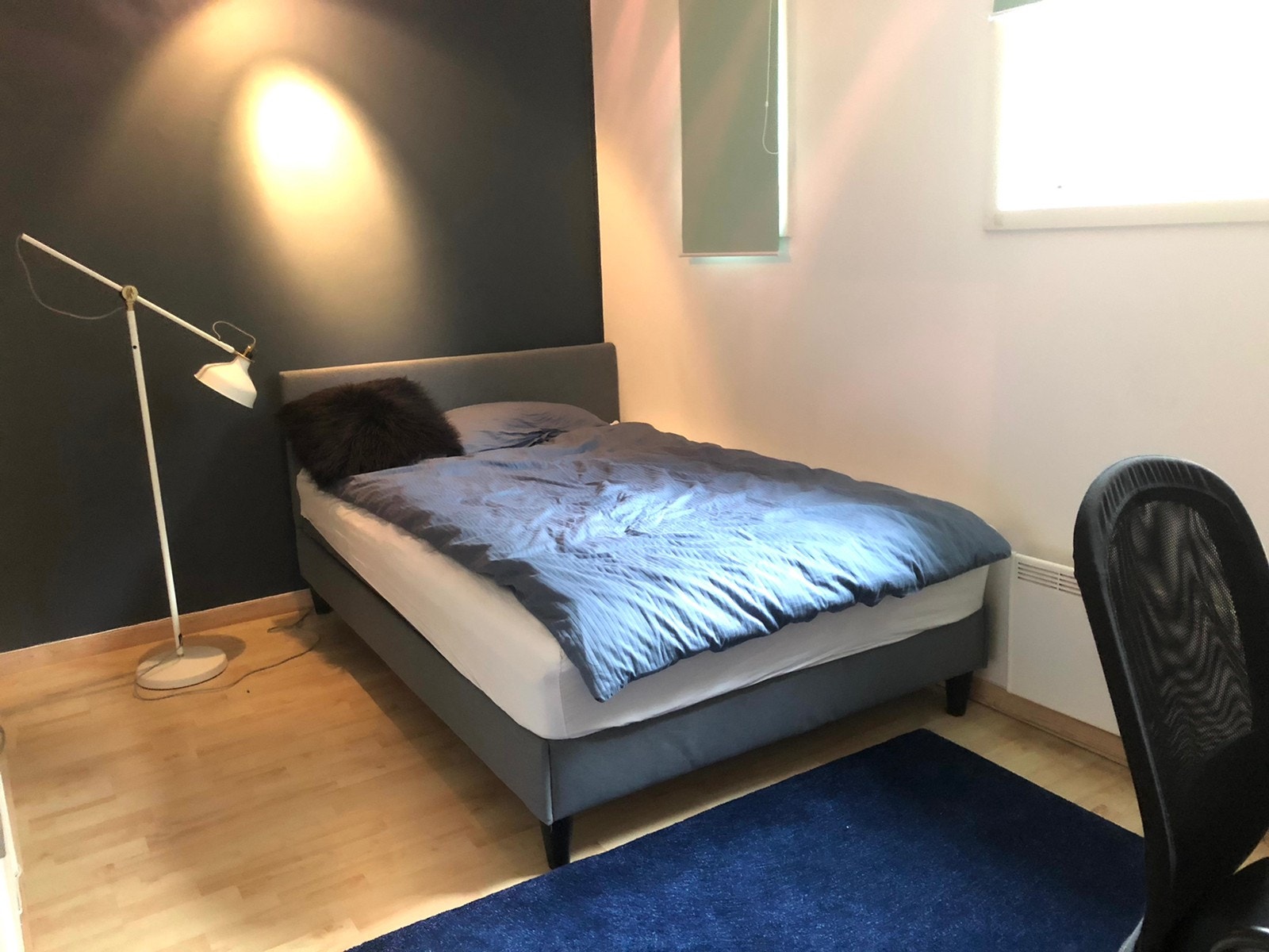 Soverom 1 - møblert med dobbeltseng Galleribilde