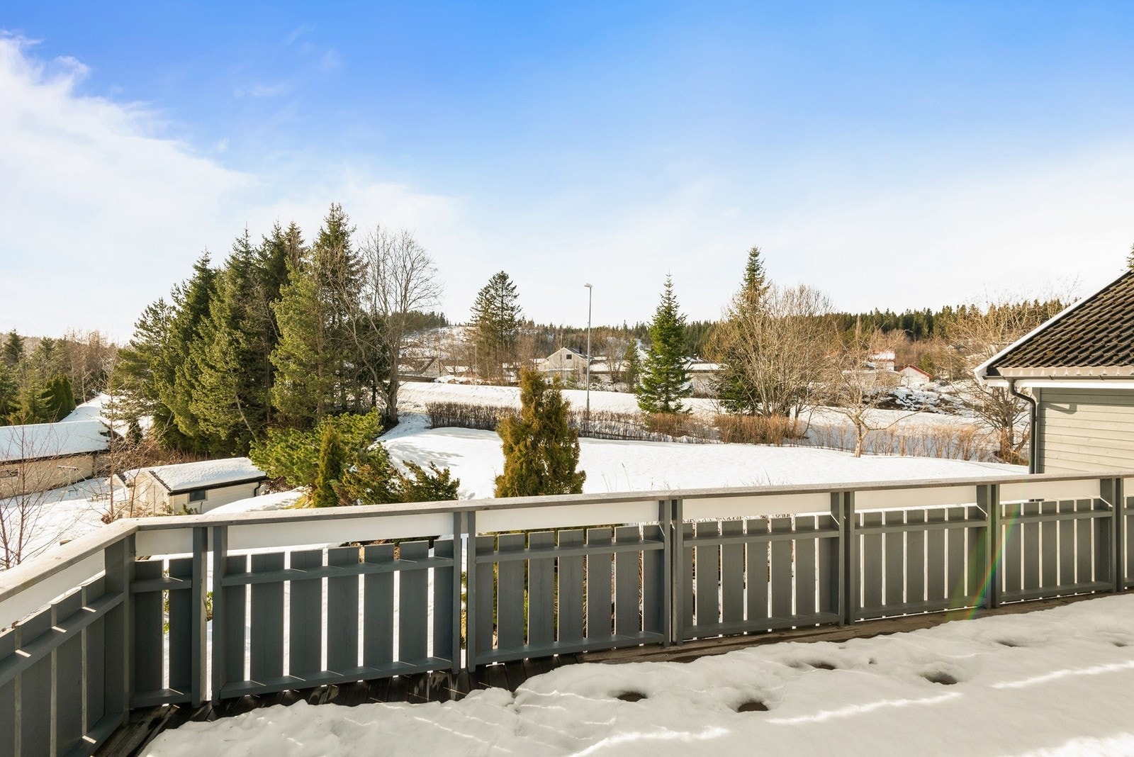 Sør og vestvendt stor veranda Galleribilde