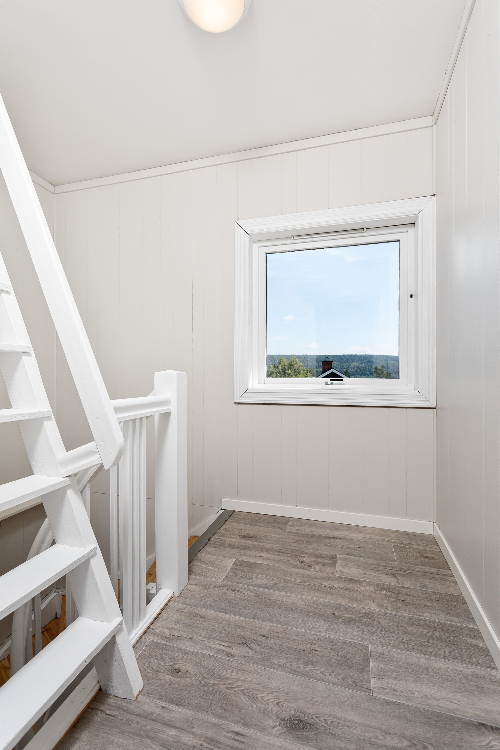 Trapp opp til 2. Etg Galleribilde