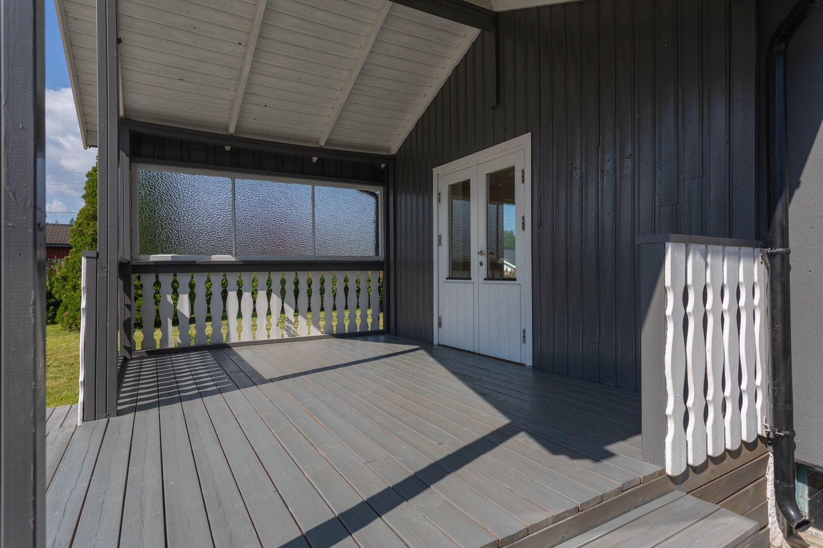 Terrasse under tak Galleribilde