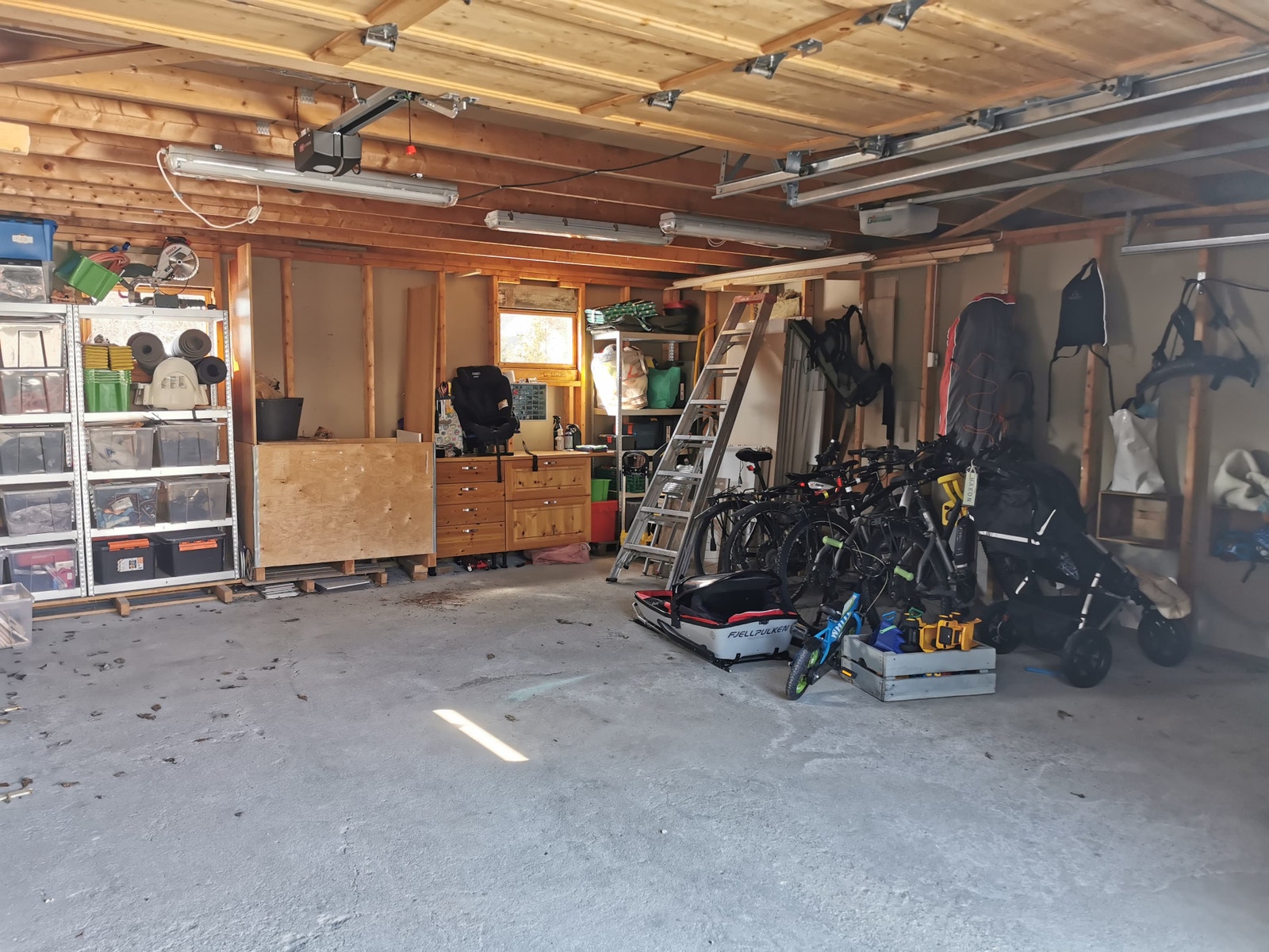 God plass til barnevogn, pulk og sykler Galleribilde