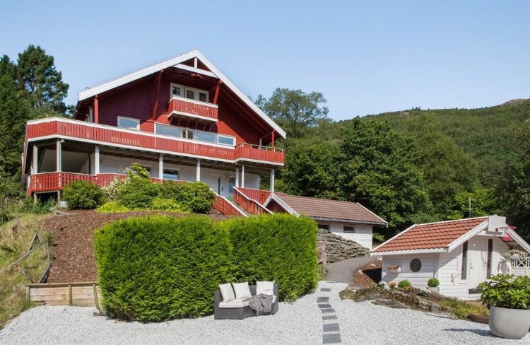 Husfasade Galleribilde