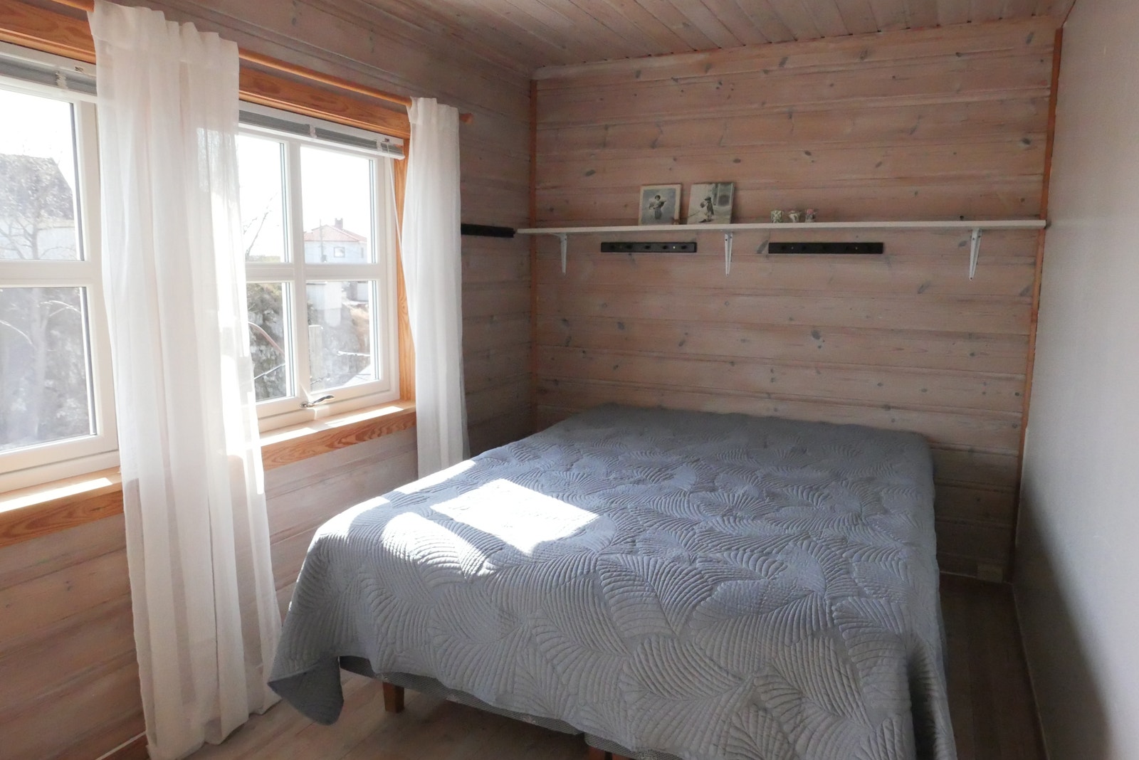 Soverom 2 (plass til barneseng) Galleribilde