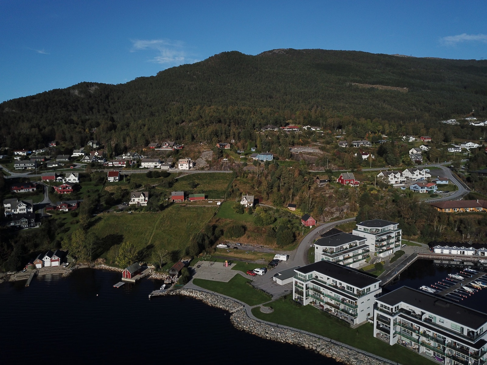 Drone bilde over Klubbavikjo Galleribilde