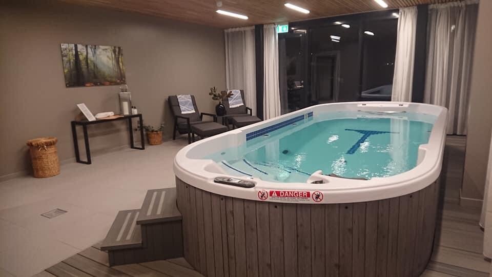 Motstrømsbasseng med mer Galleribilde