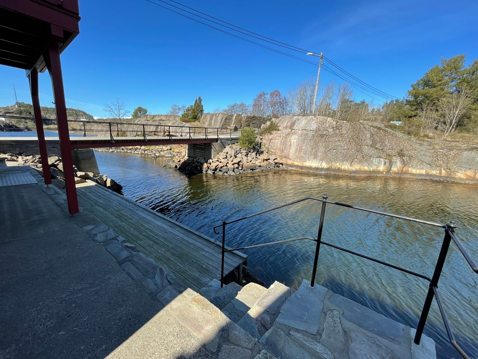 Fast brygge med bademulighet Galleribilde