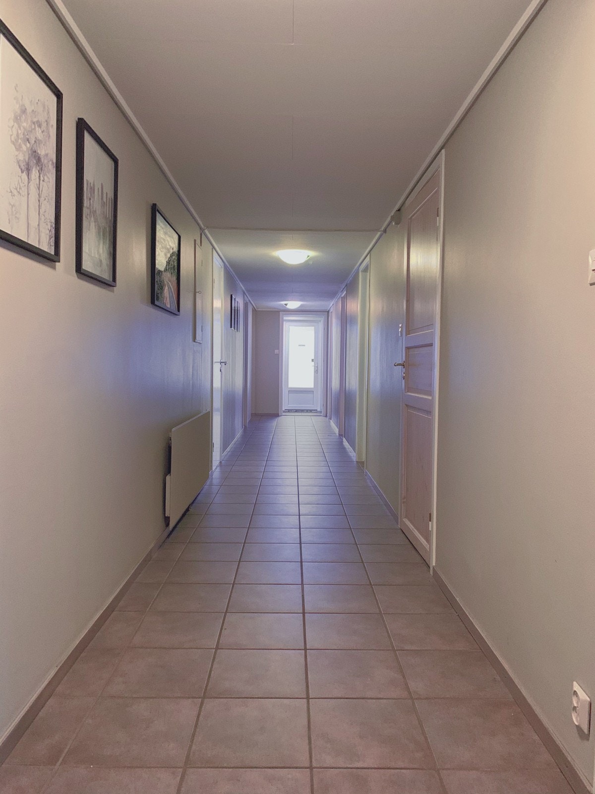 Gang mellom rommene og fellesareal Galleribilde