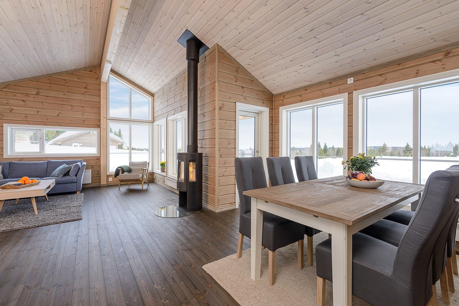 Stue med åpen kjøkkenløsning Galleribilde