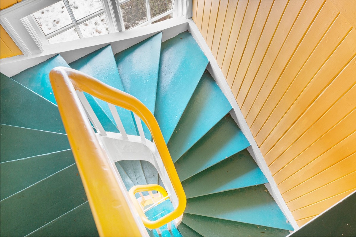 Trappen går fra kjeller til loft. Galleribilde