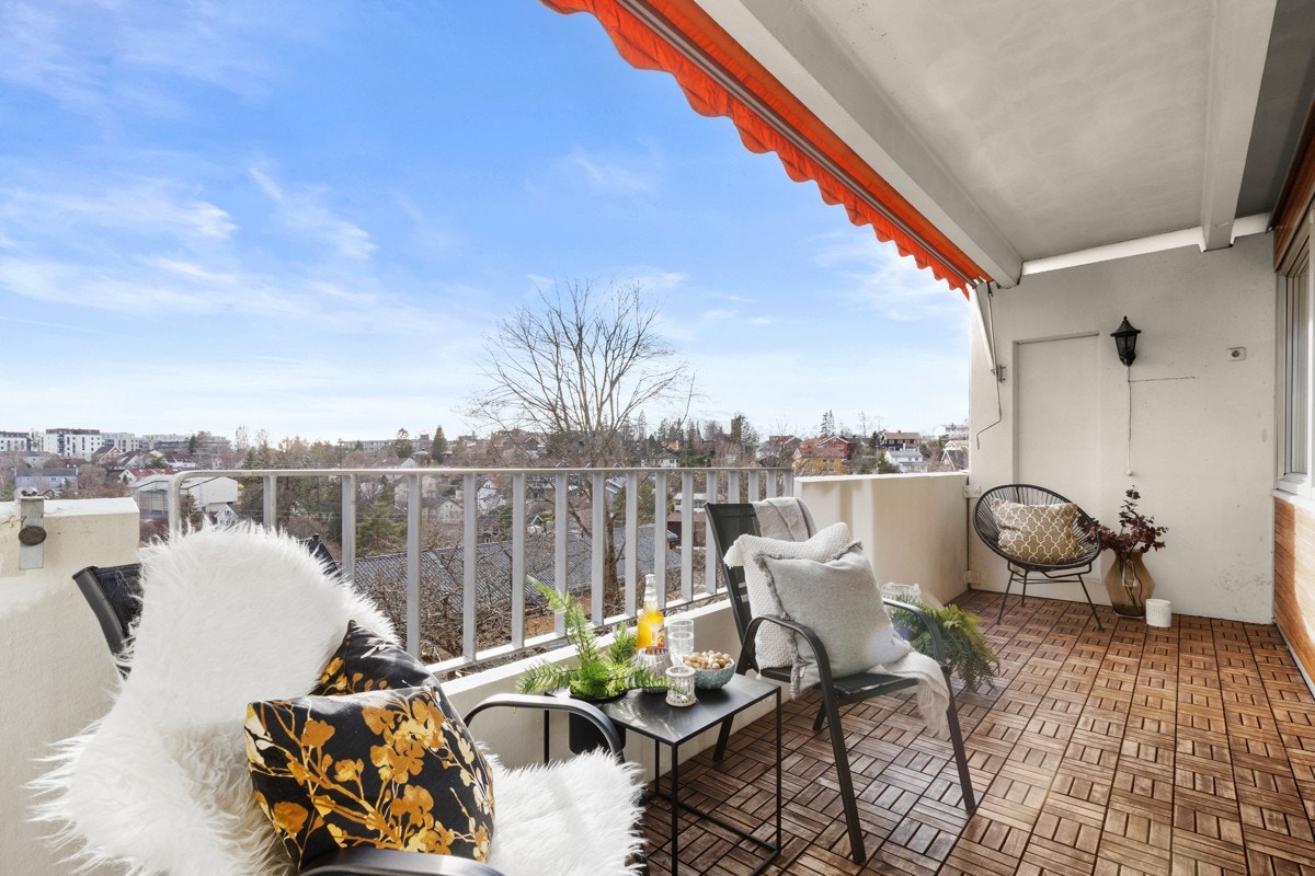 Leiligheten har en stor og deilig balkong på hele 10 kvm med gode solforhold. Galleribilde