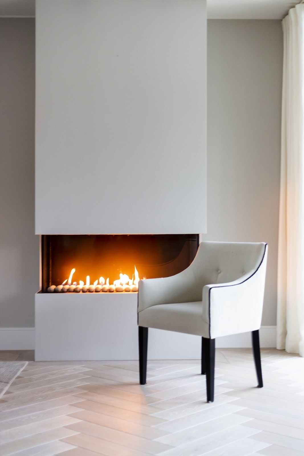 Hygge ved peisen. Galleribilde