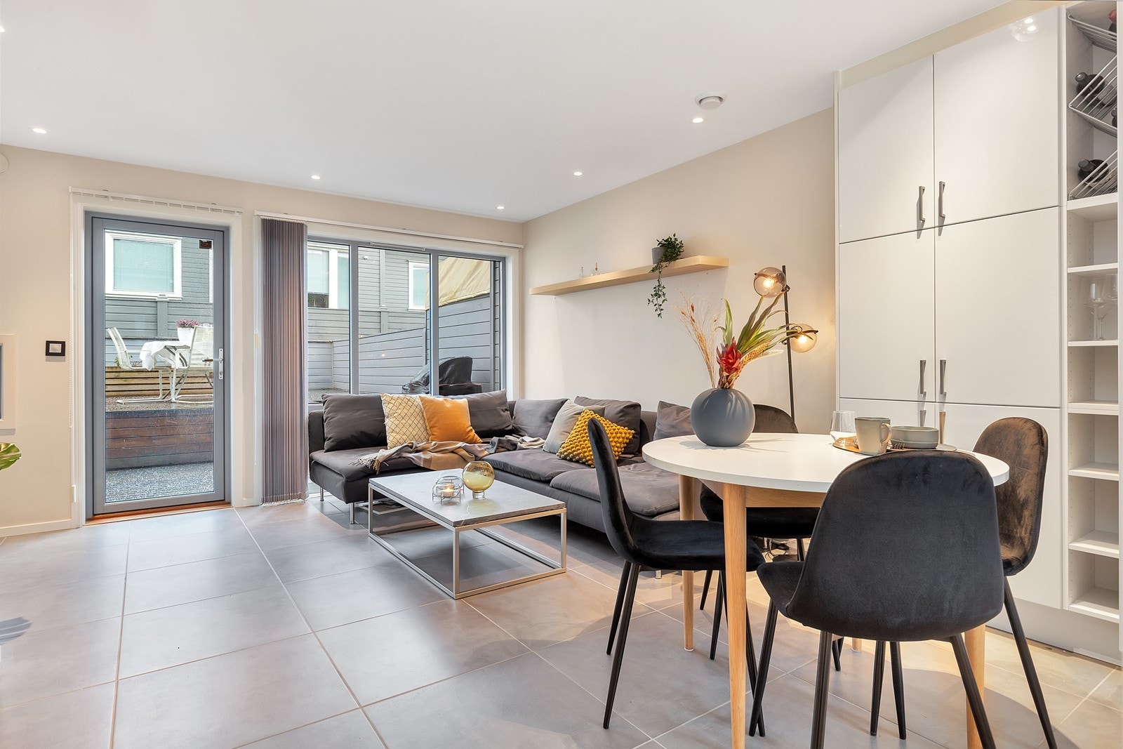 Notar v/Lillian Tunge har fått for salg et kjekt rekkehus på Skadberg! Galleribilde