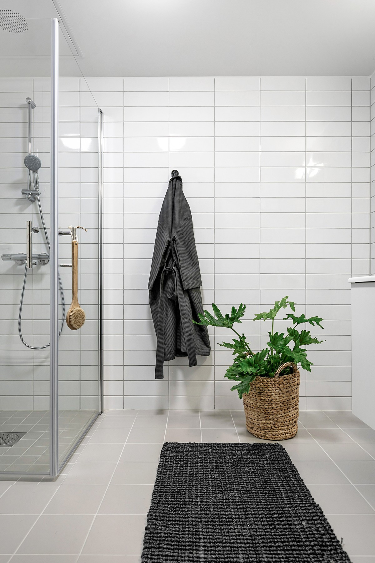 Komplett fliselagt baderom med varme i gulv