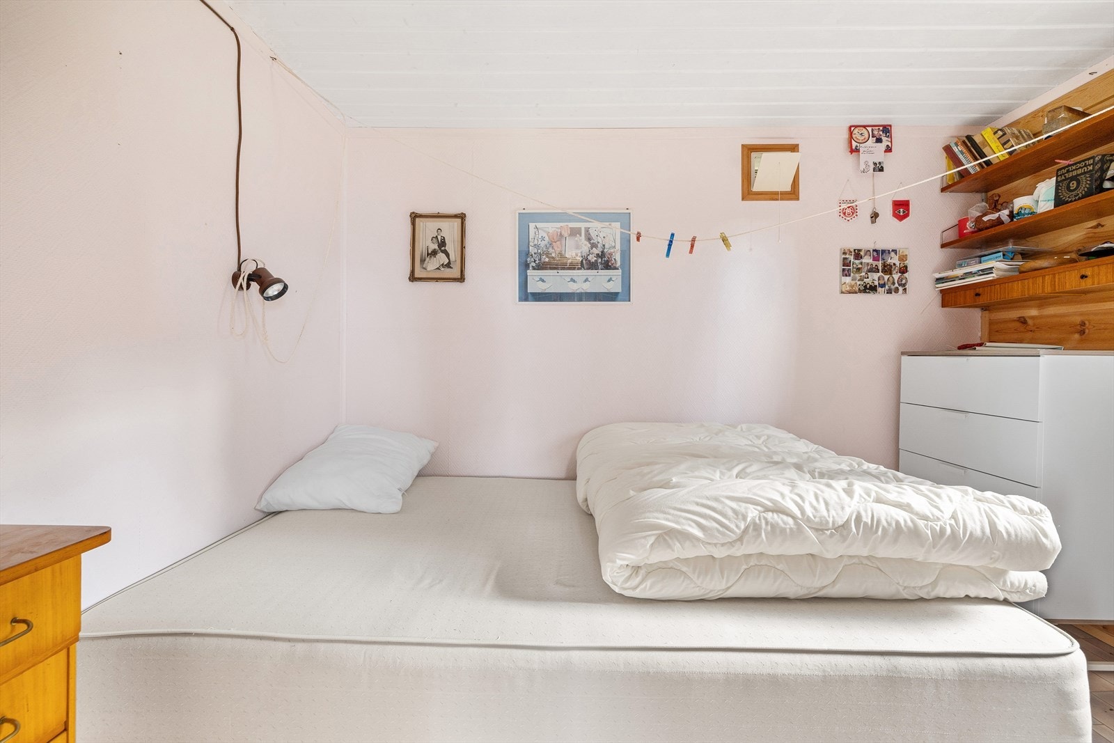 Soverom med plass for seng og garderobe. Galleribilde