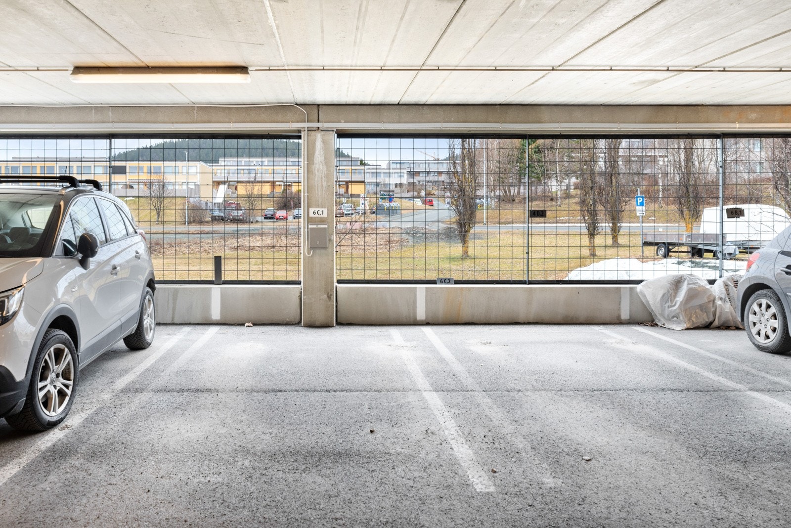 Egen parkeringsplass i felles garasjeanlegg Galleribilde