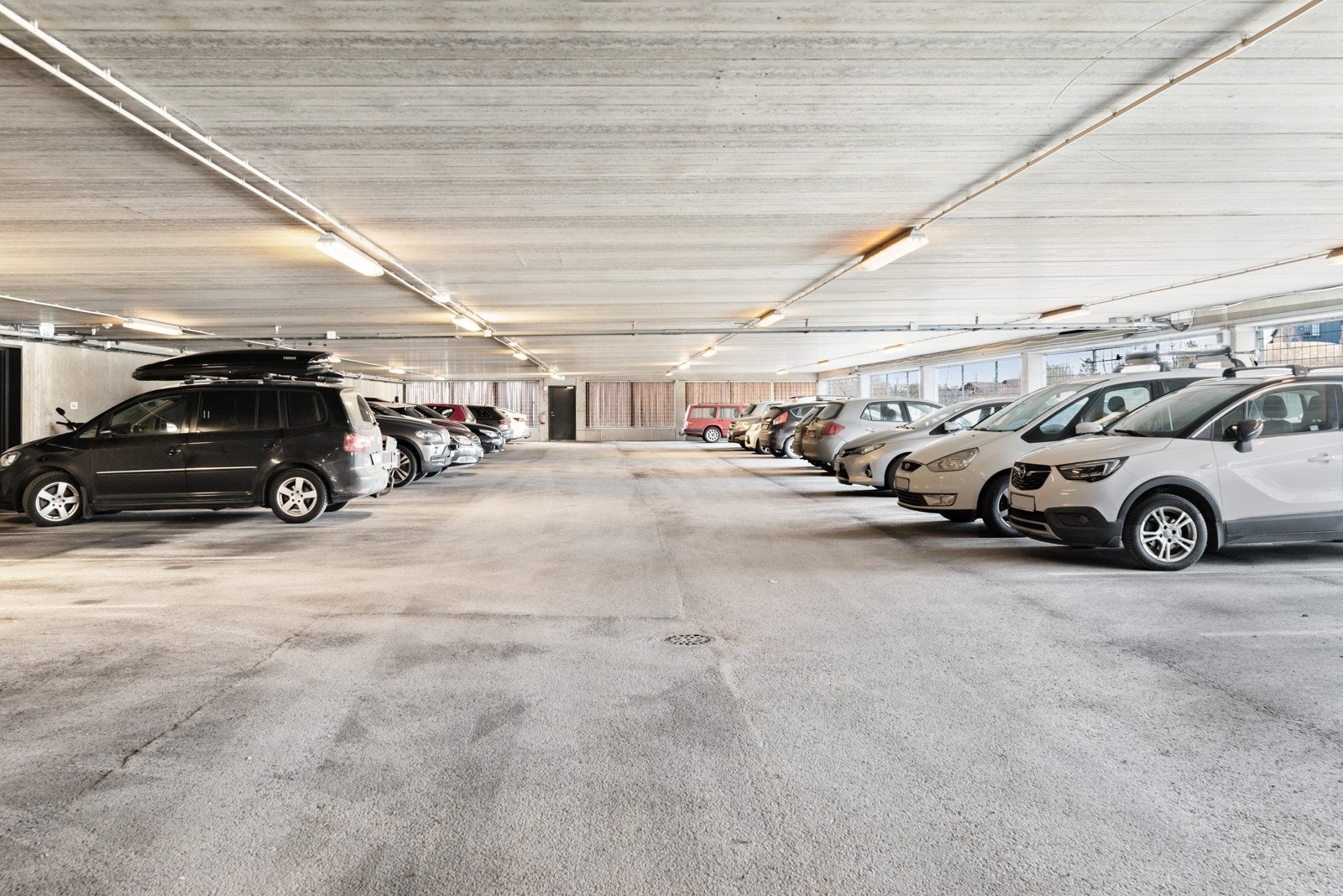 Egen parkeringsplass i felles garasjeanlegg Galleribilde