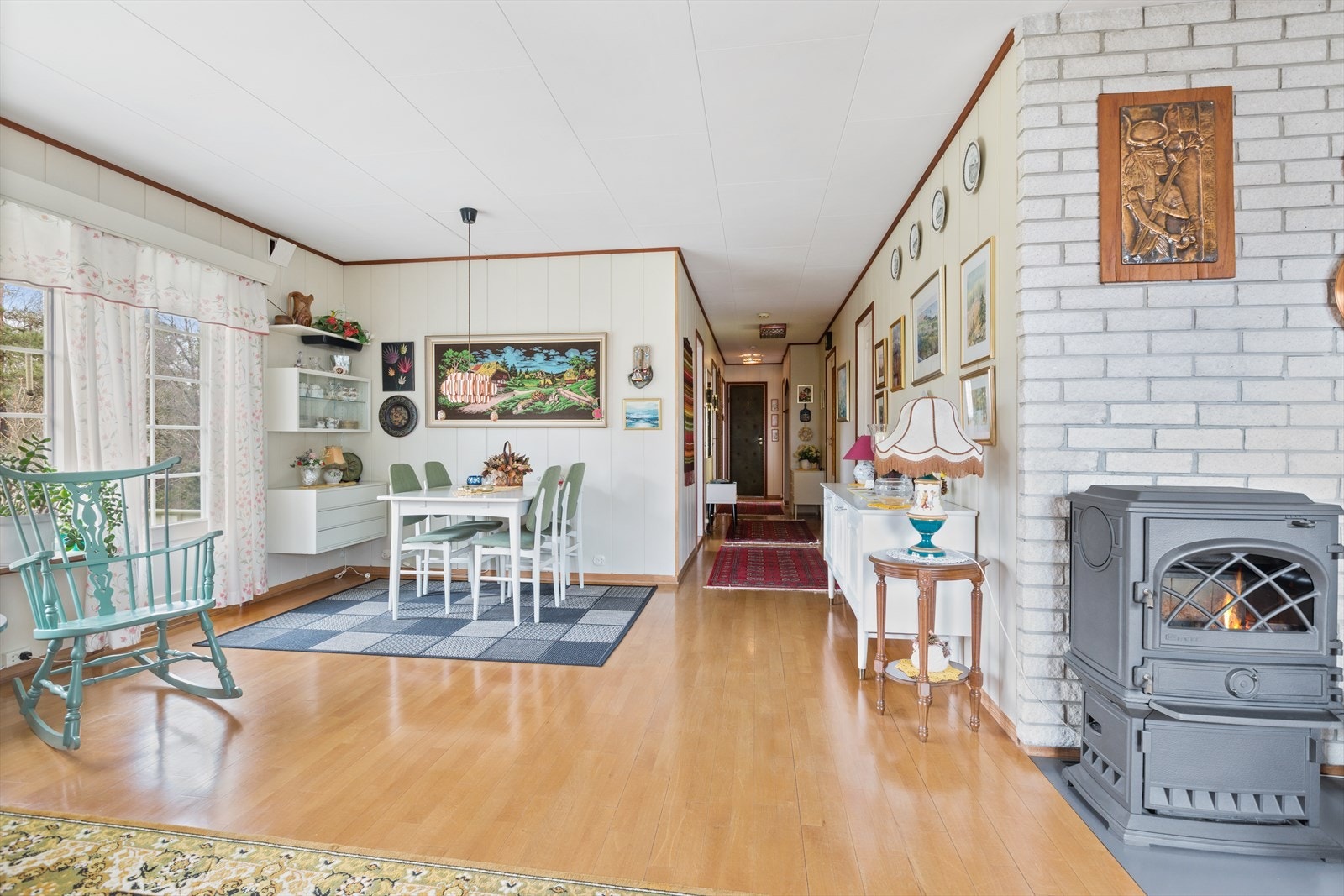 Ildstedet gir varme og kos på kalde dager Galleribilde