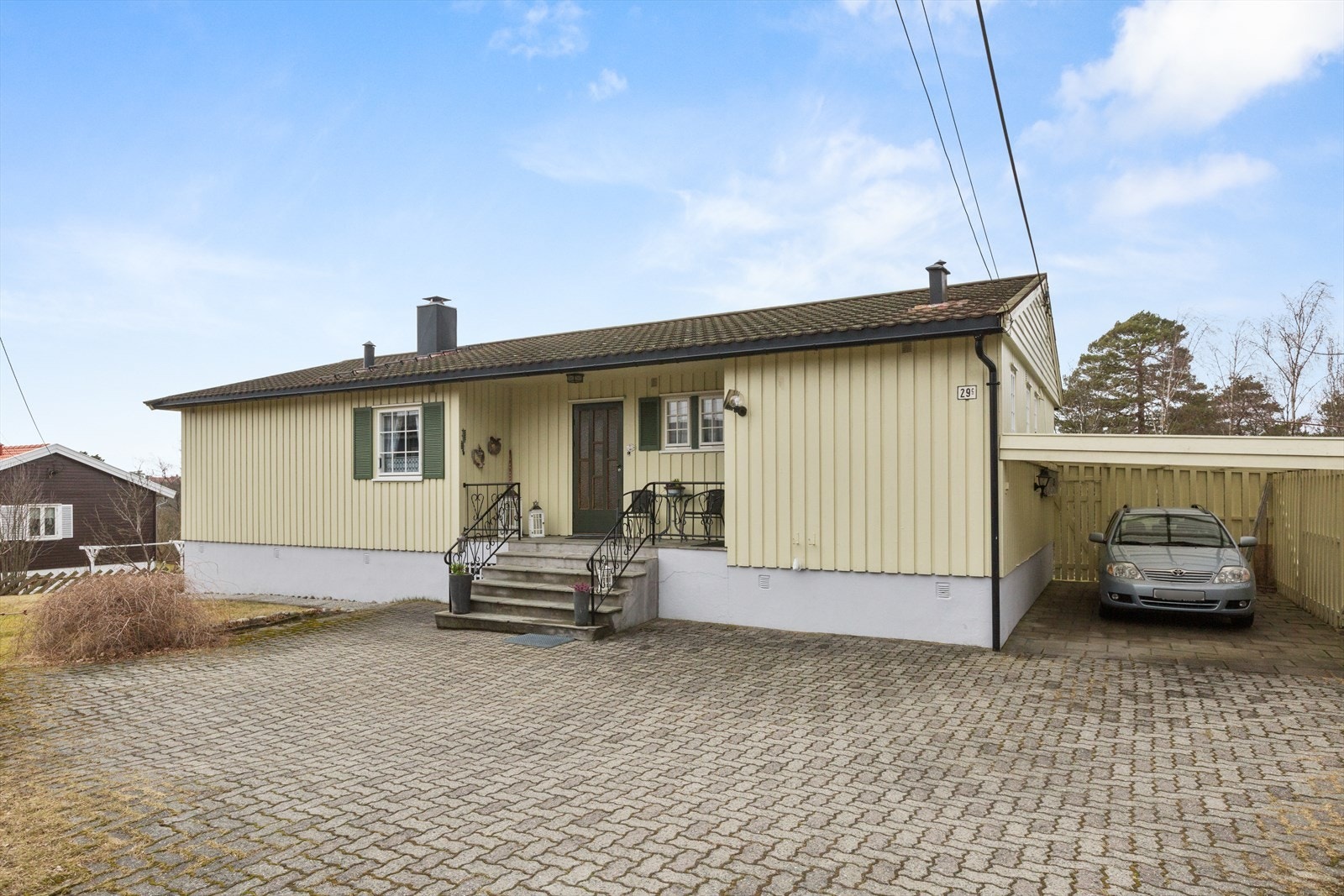 Steinlagt innkjørsel, gårdsplass og carport Galleribilde