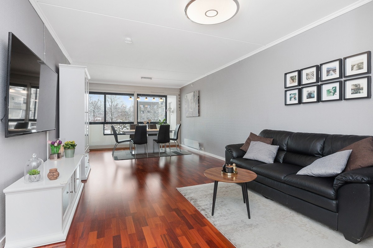 Leiligheten holder en god standard med bad og vaskerom fra 2019. Galleribilde