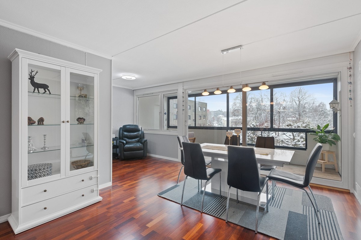 Velkommen til Hovseterveien 34 A, presentert av Vegar Giæver og Eie avd. Røa. Galleribilde