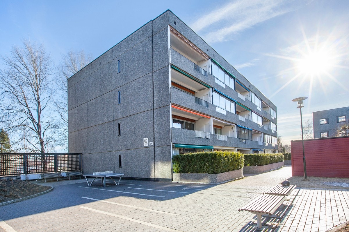 Parkeringsplass felles garasjeanlegg medfølger. Galleribilde