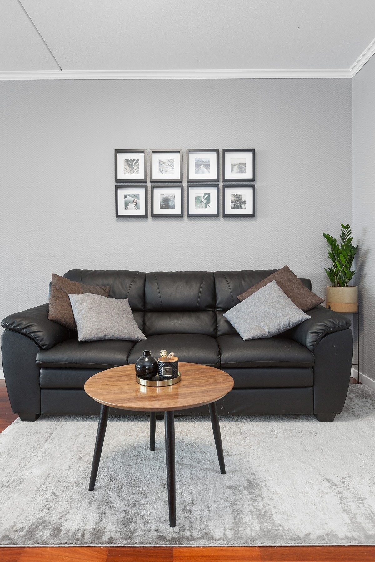 I 2019 ble det lagt ny trestavs parkett i stue, kjøkken og gang. Galleribilde