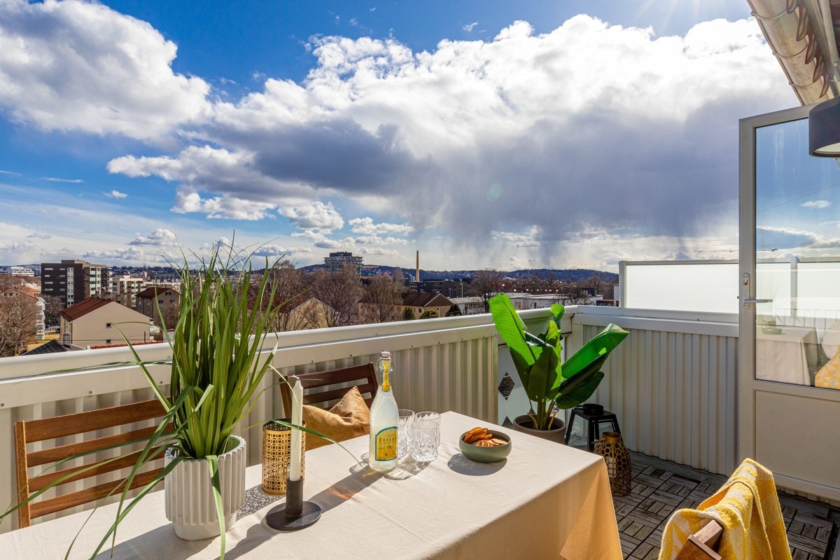 Michelle Lehn Jensen ved EIE Løren ønsker velkommen til Økernveien 82! Galleribilde