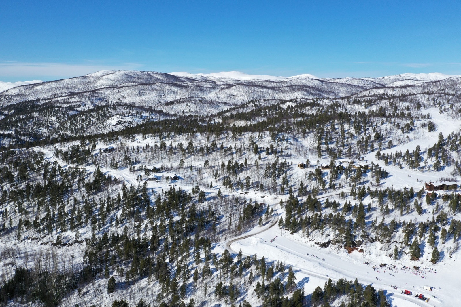 Langrennsløypene i feltet tilknyttes preparerte langrennsløyper på Sarves. Dette gir milevis med skispor. Galleribilde