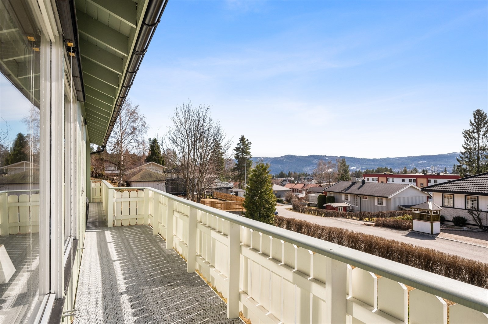 Her kommer solen tidlig. Galleribilde