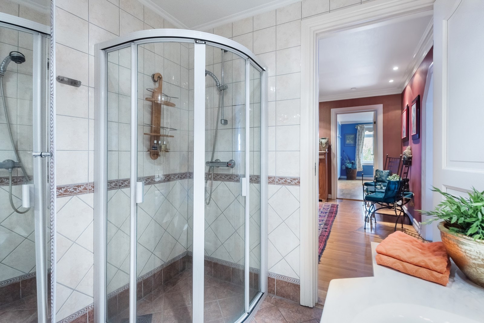 Bad 2 fra 2002 med dusjhjørne. Galleribilde