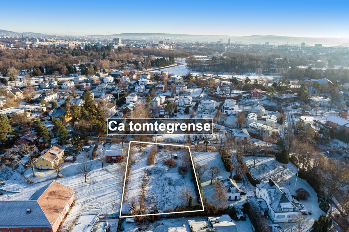 Meget attraktivt tomt med rammetillatelse for strøkstilpasset villa over 3 etasjer. Galleribilde