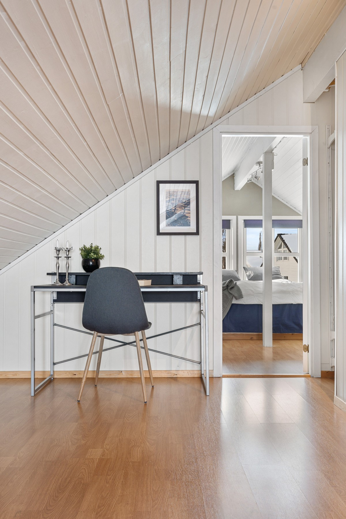 På soverom 4 er det plass til pult eller oppbevaringsmøbel